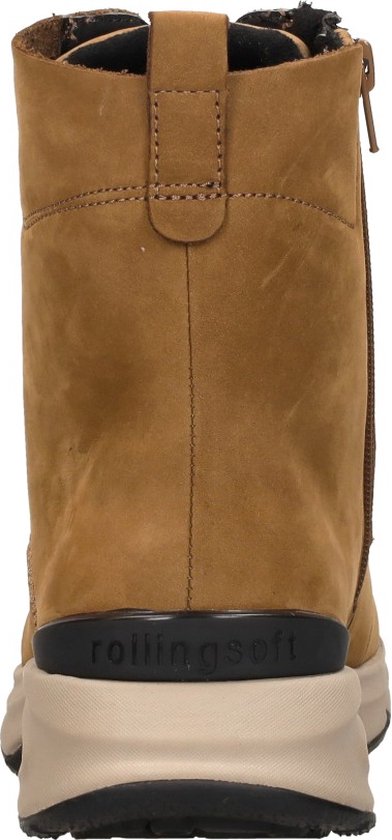 Achterkant van een bruine hoge veterschoen met rits, veters en witte zool met 'rolling soft' tekst.