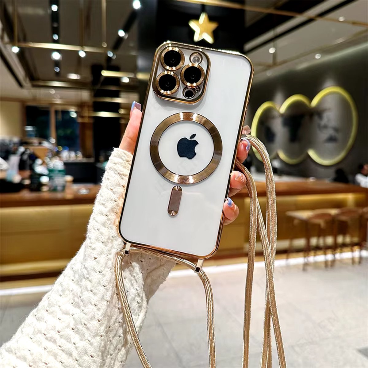 iPhone 15 Magsafe Silicone Hoes met Koord / Touwtje - Goud