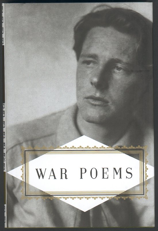 Boekcover met zwart-witfoto van een man en de tekst "WAR POEMS" in een decoratief kader.