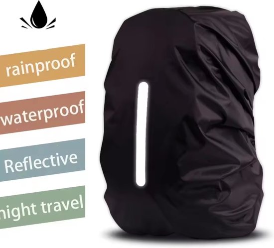 Zwarte rugzakhoes met reflecterende streep en labels: rainproof, waterproof, reflective, night travel.