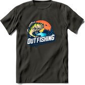 Fishing - Vissen T-Shirt | Beige | Grappig Verjaardag Vis Hobby Cadeau Shirt | Dames - Heren - Unisex | Tshirt Hengelsport Kleding Kado - Donker Grijs - 3XL