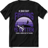 A Bad Day Fishing - Vissen T-Shirt | Paars | Grappig Verjaardag Vis Hobby Cadeau Shirt | Dames - Heren - Unisex | Tshirt Hengelsport Kleding Kado - Zwart - S