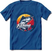 Fishing - Vissen T-Shirt | Grappig Verjaardag Vis Hobby Cadeau Shirt | Dames - Heren - Unisex | Tshirt Hengelsport Kleding Kado - Donker Blauw - L