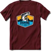 Fishing - Vissen T-Shirt | Grappig Verjaardag Vis Hobby Cadeau Shirt | Dames - Heren - Unisex | Tshirt Hengelsport Kleding Kado - Burgundy - L