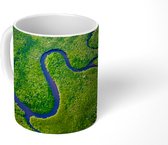 Mok - Luchtfoto van een kronkelrivier in Daintree National Park, Australië - 350 ML - Beker - Uitdeelcadeautjes