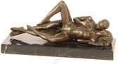 Een Erotisch Bronzen Beeld 21x9x10 cm