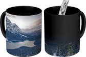 Magische Mok - Foto op Warmte Mok - Uitzicht over het Nationaal park Banff in Canada in de winter - 350 ML