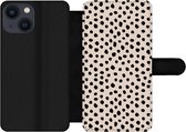 Bookcase Geschikt voor iPhone 13 Mini telefoonhoesje - Stippen - Zwart - Beige - Met vakjes - Wallet case met magneetsluiting