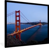 Fotolijst incl. Poster - Golden Gate Bridge verlicht in de avond - 40x40 cm - Posterlijst