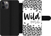 Bookcase Geschikt voor iPhone 11 Pro telefoonhoesje - Quotes - Spreuken - Wild one - Met vakjes - Wallet case met magneetsluiting