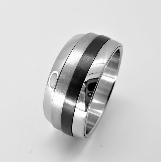 RVS brede - stress - spinning - ringen - maat 16 - triple kleur. Deze ring is zowel geschikt voor dame of heer.