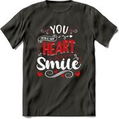 You Make My Heart Smile - Valentijn T-Shirt | Grappig Valentijnsdag Cadeautje voor Hem en Haar | Dames - Heren - Unisex | Kleding Cadeau | - Donker Grijs - XL