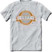 Premium Since 1977 T-Shirt | Goud - Zilver | Grappig Verjaardag Kleding Cadeau Shirt | Dames - Heren - Unisex Tshirt | - Licht Grijs - Gemaleerd - XL