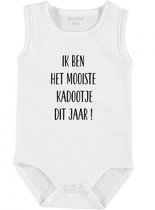 Baby Rompertje met tekst 'Ik ben dit jaar het mooiste kadootje' | mouwloos l | wit zwart | maat 50/56 | cadeau | Kraamcadeau | Kraamkado