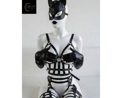Sexy Lingerieset – Complete Bondageset – Inclusief Masker, Body, Jarretelgordel met Been Straps – Zwart – BDSM – Fetish Lingerie – PU Leer – B.I.T.C.H. – Wasteland – Sexy Lingerie – Kinky Lingerie – Erotische Lingerie – Dare to Undress – One Size