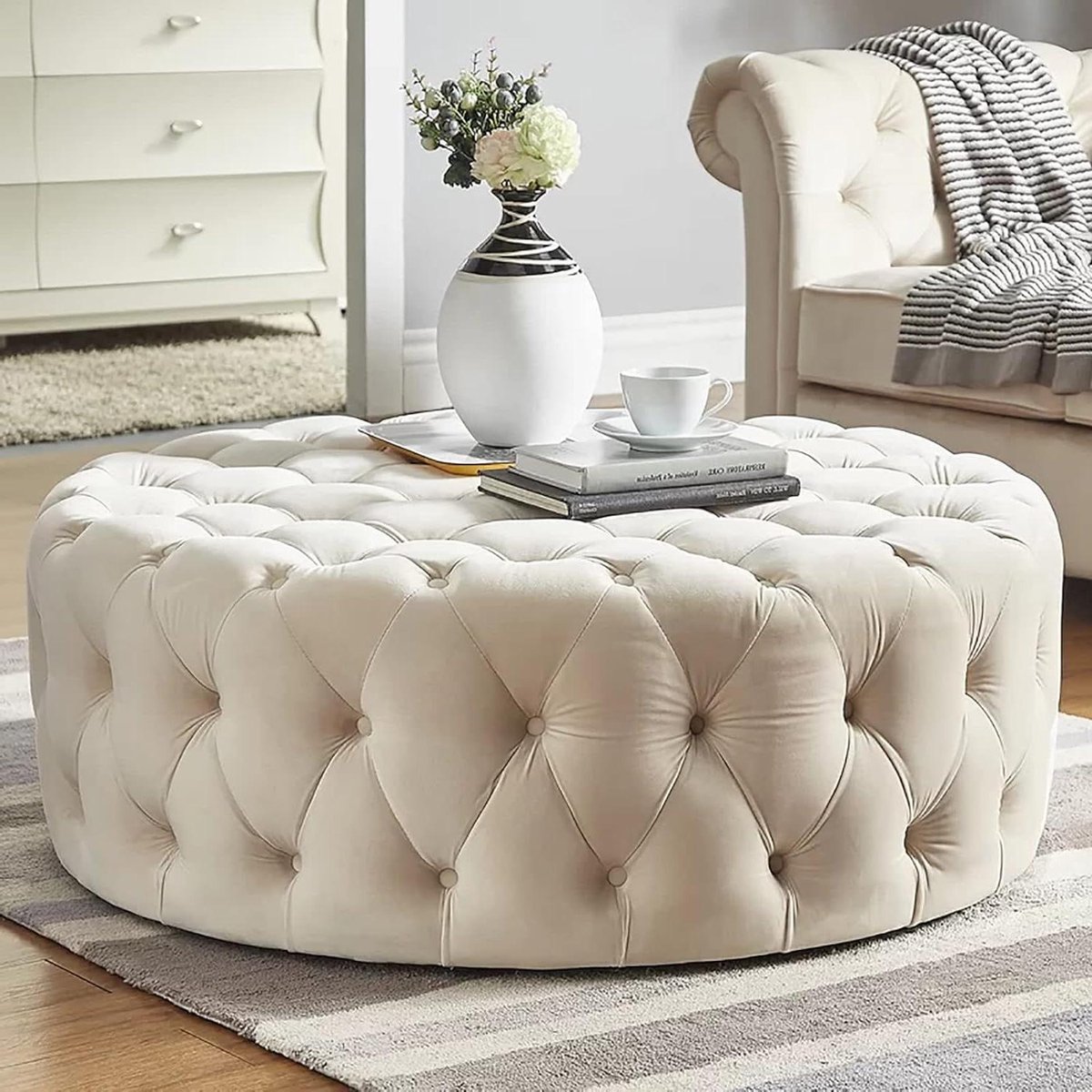 Pluche Voetsteunkruk - Fluwelen Poef - Woonkamer Decoratie - Getuft Ontwerp - 60x60x40cm - Beige