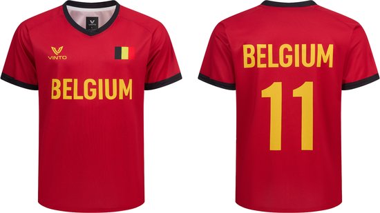 Rood voetbalshirt, voorkant met "BELGIUM" en Belgische vlag, achterkant met "BELGIUM" en "11".