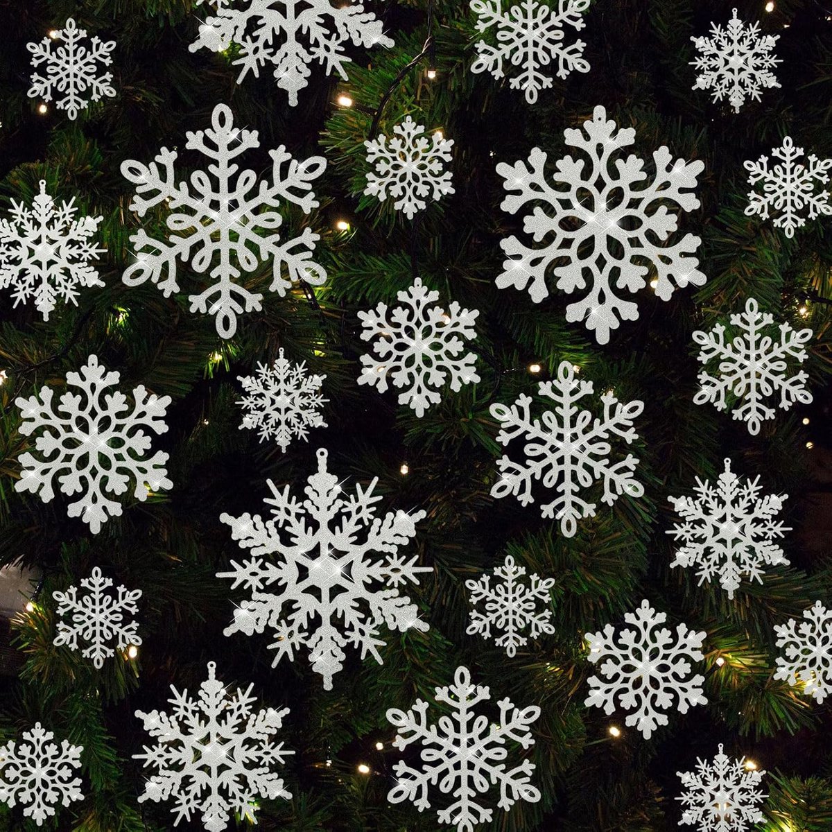 48 Pcs Grote Sneeuwvlokken Ornamenten - Gigantische Glanzende Decoratieve Hangende Sneeuwvlokken 3/4/5/6 Inch - 3 Stijlen - Plastic Extra Grote Sneeuwvlok Decoraties met 164 Meter Nylon Draad voor Feestdecoratie