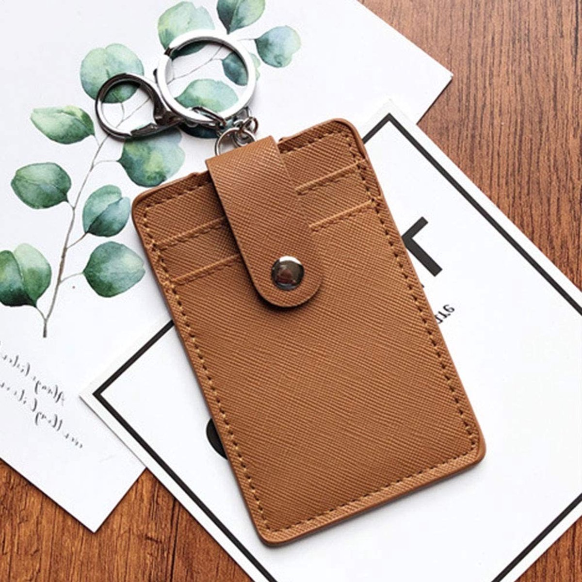 Dailygoods- ID-kaarthouder duurzaam - kaarthouder met koord - kaarthouder transparant - sleutelhanger - drie kaartsleuven - stijlvol ontwerp