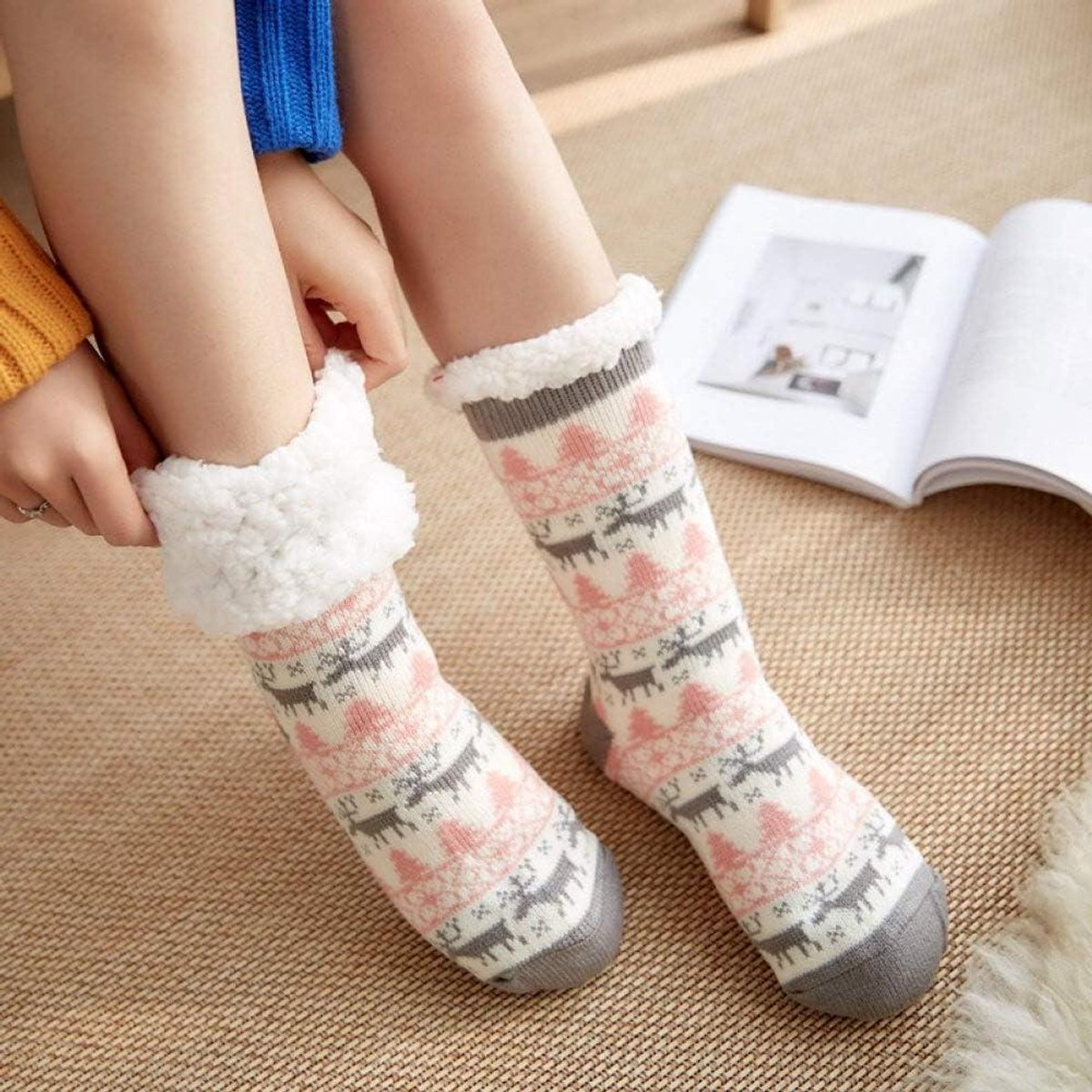Dames Sokken - Huissokken Pluche - Warmte Comfort - Antislip Zolen - One Size - Wit