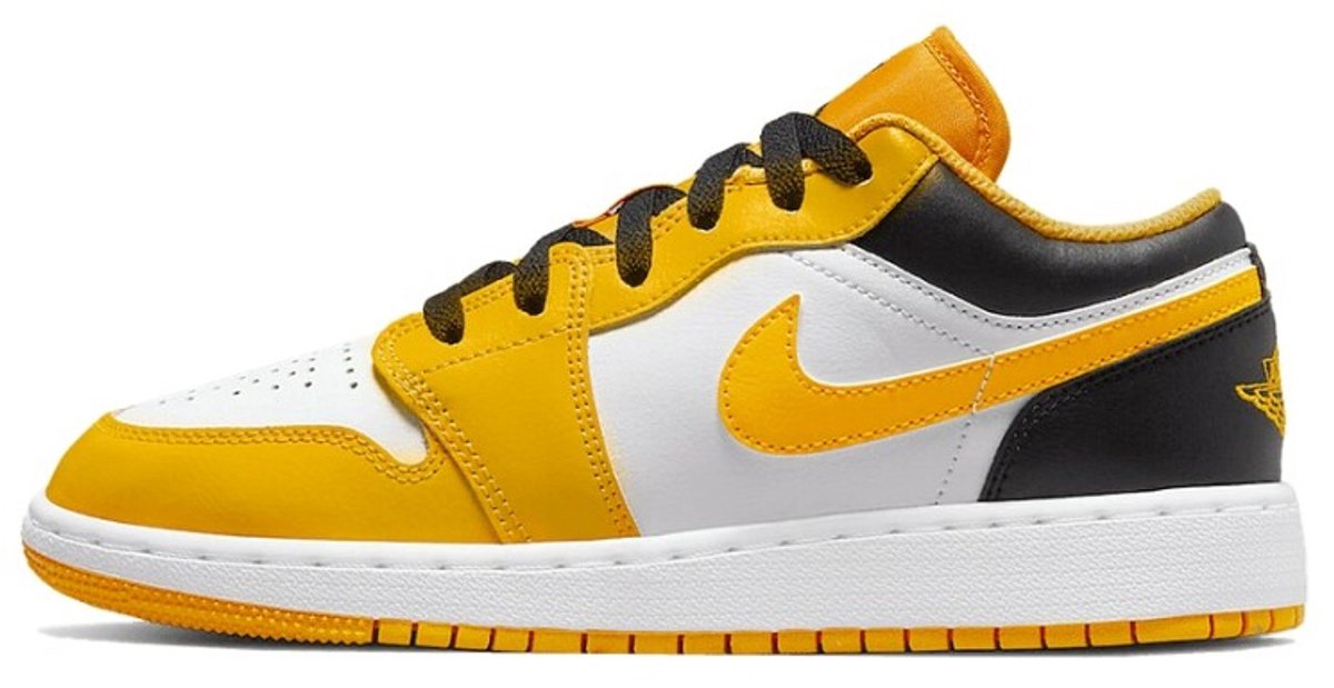 Air Jordan 1 Low University Gold Black (GS) - Maat 36