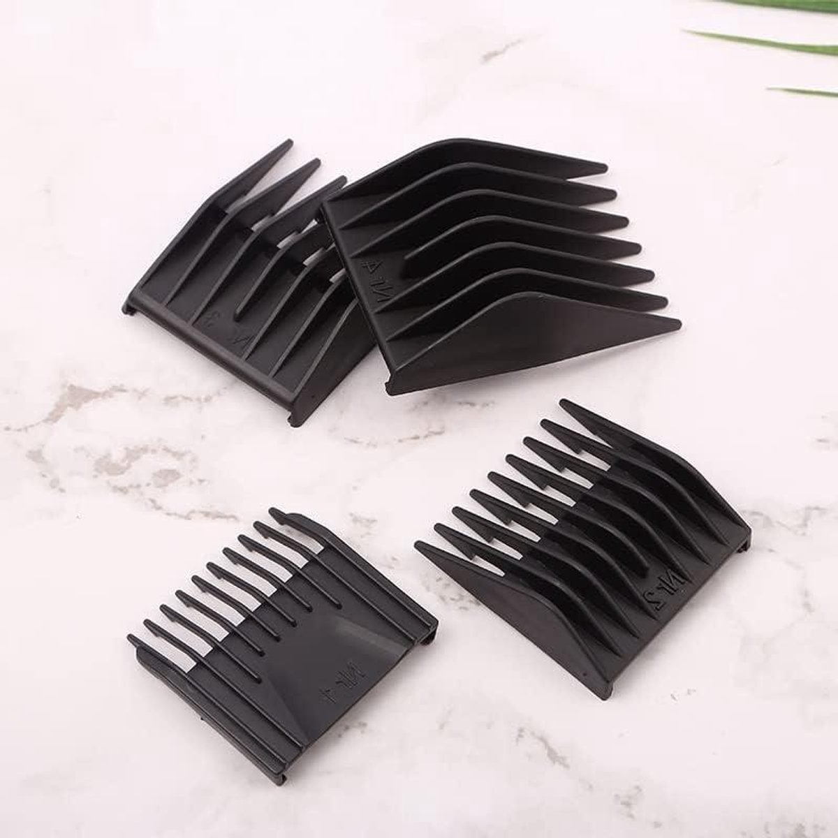 Tondeuse Opzetkammen Set - Geleidekammen Snel - Haar Trimmen - Universele Pasvorm - 4 Stuks - Zwart