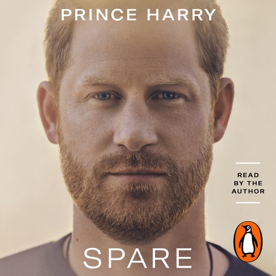 Boekcover van 'Spare' met een close-up van Prins Harry, met de tekst 'PRINCE HARRY' en 'SPARE', gelezen door de auteur.