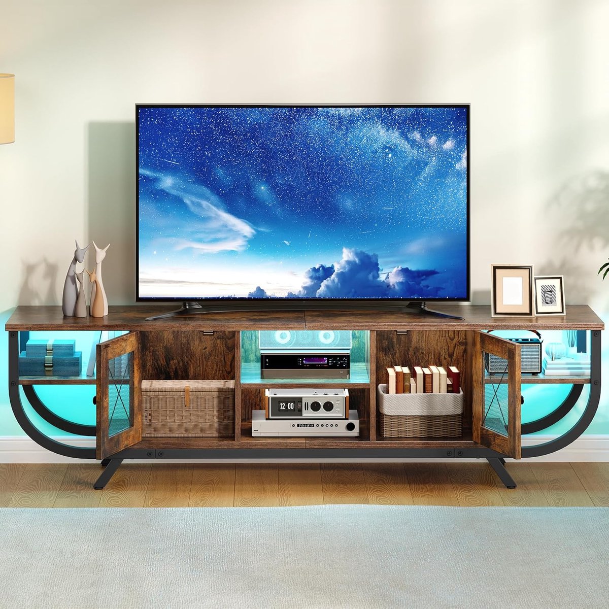 TV meubel 160 cm – Industrieel tv lowboard met LED verlichting voor 65 inch tv – TV kast met open vakken & deuren woonkamer – Urbanhome