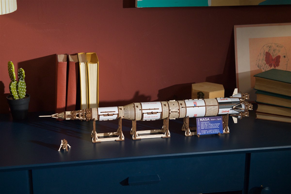 UGEARS 3D Modelbouw - Nasa Saturn V - Mechanisch Bouwpakket Hout - Educatief Speelgoed — afbeelding 9