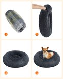Stappen: 1. Opgerold bed 2. Bed in vorm 3. Rond bed 4. Hond in bed.
