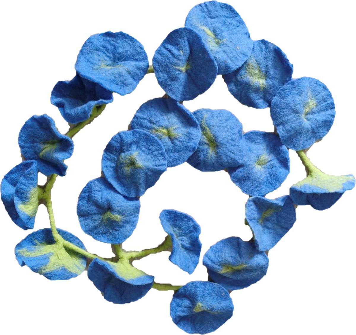 Vilten Bloemen Slinger - Kleur Soft Blue - Handgemaakt - Lengte ca. 180cm - 100% wol