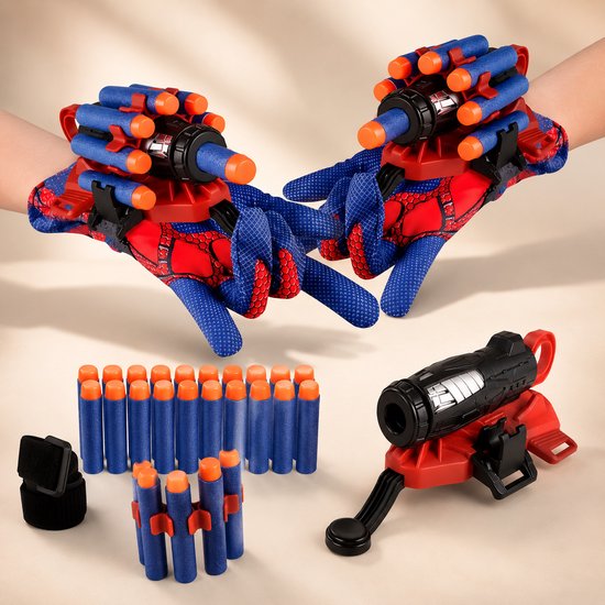 Twee handen met rode en blauwe Spidey handschoenen, elk met een dartlader met pijltjes. Naast hen liggen 20 pijltjes en een losse dartlader.