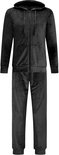 Zwarte velours loungewear set. De set bestaat uit een hoodie met rits en zakken, en een joggingbroek.