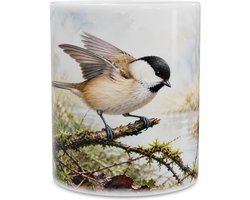 Mok met illustratie van een fladderend meesje bij het water - Elegante aquarel natuurprint in mistig bos - Ontspannend cadeau voor dierenvrienden en vogelkijkers