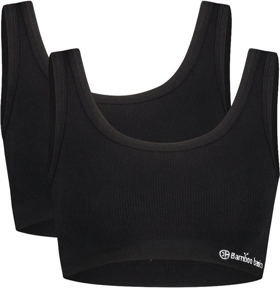 Twee zwarte, nauwsluitende crop top beha's van geribd materiaal met 'Bamboo basics' logo op de borst.