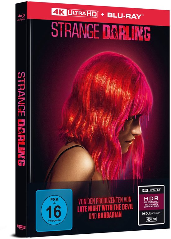 Hoes van Strange Darling 4K Ultra HD + Blu-ray met een vrouw met felrood haar.