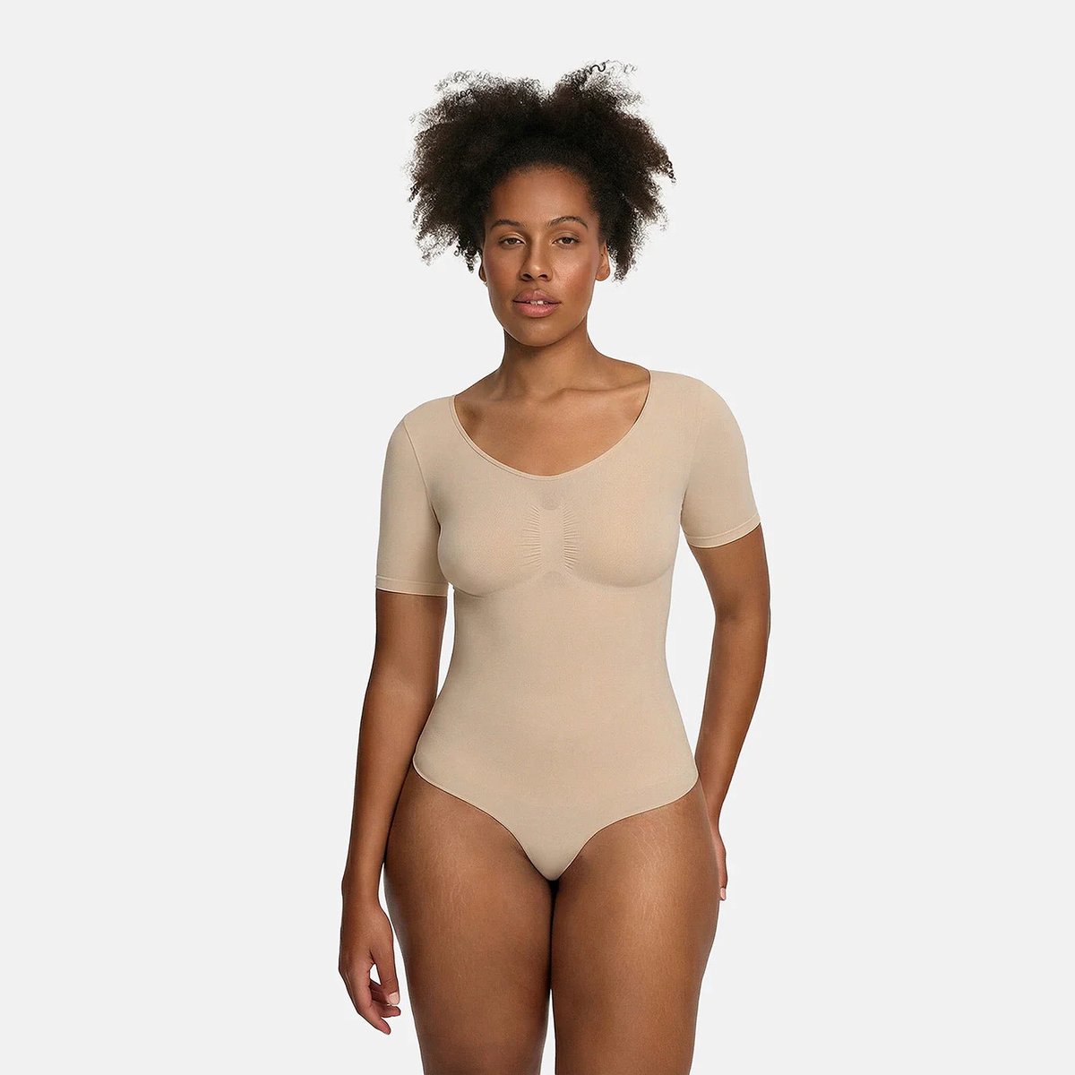 creamyfabrics Creamy Fabrics - T-Shirt Sculpting Shapewear Bodysuit Met String - Anti-Zweet - Ultra Zacht - Comfortabel - Sculptend - Perfecte Pasvorm - Beige - L