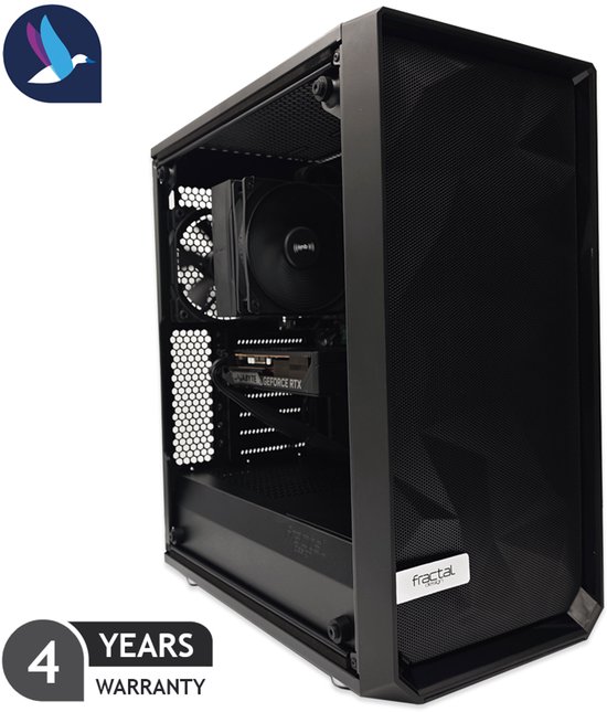 Zwarte Fractal Design computerkast met mesh-voorpaneel, zichtbare componenten en '4 years warranty' sticker.