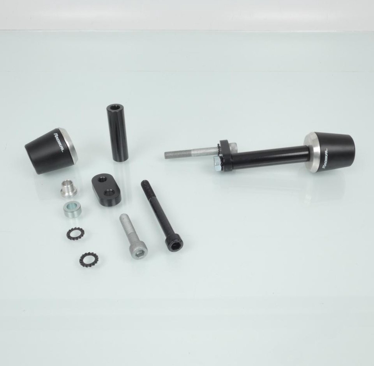 Tampon pare carter Radikal pour moto Suzuki Gladius 650 après 2009 EQ463PLUS Neuf Tampon pare carter Radikal pour moto Suzuki Gladius 650 après 2009 EQ463PLUS Neuf