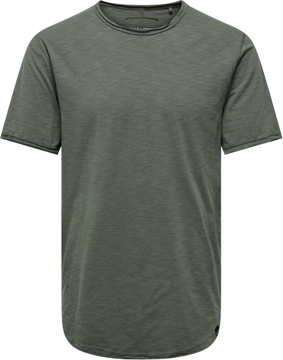 Groene, ronde nek T-shirt met korte mouwen vanONLY & SONS met een licht gestructureerd oppervlak, zicht op de voorkant.