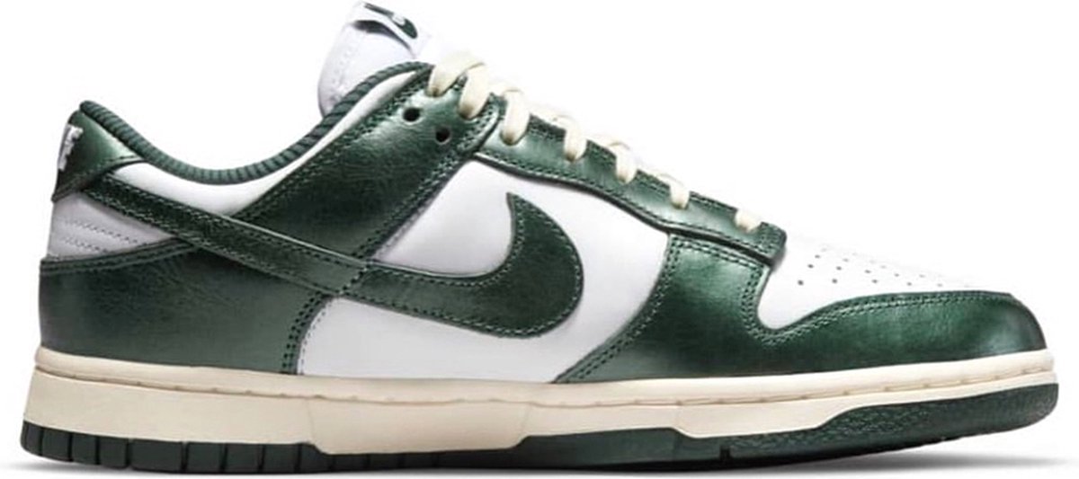 Nike Dunk Low Vintage [DQ8580-100] USW8.5 Groen