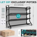 Zwart metalen kruidenrek met 3 etages, inclusief bevestigingsmateriaal voor wandmontage. Afmetingen 30.5x22x9.6 cm. Exclusief potjes.