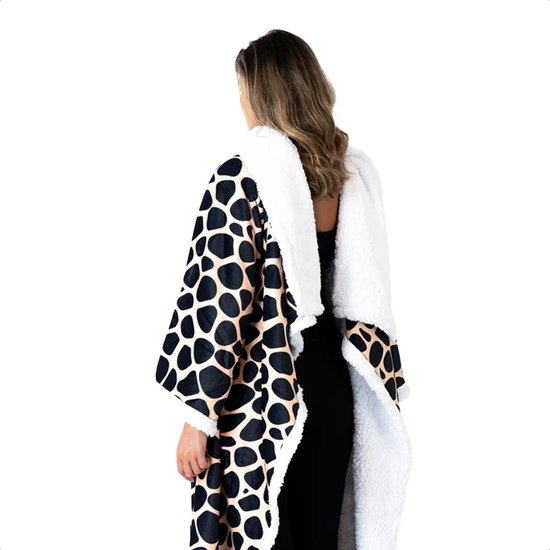 Fleece Deken met Mouwen - Hoodie Deken - Hoodie Blanket - Huggle Hoodie - Snuggle Hoodie - Dekens - Plaid met Mouwen - TV Deken - Giraffe Print - Dames en Heren - Volwassenen - 180x130 cm - Noodpakket - Kerstcadeau - Snuggie Moment