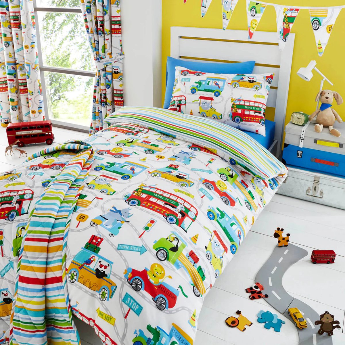 Dieren ontsnappen - Dekbedovertrek - Peuterbed / Juniorbed - Dierentuin met auto's dekbed - 120 x 150 cm.