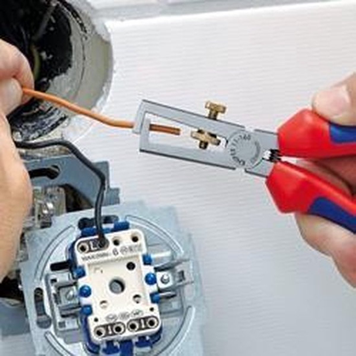KNIPEX Afstriptang VDE 1106160 thumbnail 3