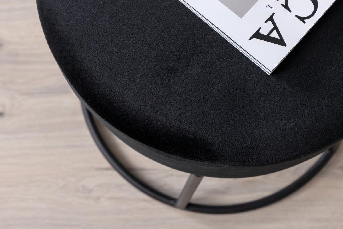 Svea Nox poef - velvet - zwart