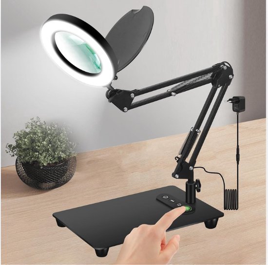 Vergrootglas met licht voor € 11,95
