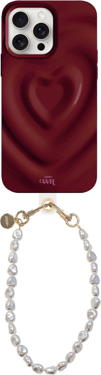 xoxo Wildhearts Biggest Love Burgundy Cord Case - Geschikt voor iPhone 14 Pro Max - Hoesje met koord - Kwalitatieve backcover - Telefoonhoesje met hartjes patroon - Hartenpatroon - met camerabumper - Parelketting - Burgundy - Rood - Donkerrood