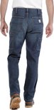 Man van achteren in een donker denim spijkerbroek met meerdere zakken.