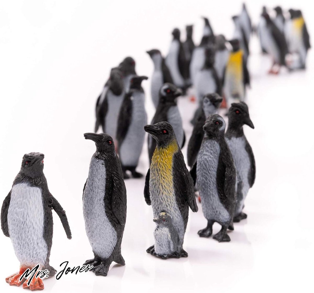 48 pinguïn speelfiguren voor kersttaartdecoratie, sneeuwbol, kleuterschoolproject. Mrs. Jones merk.